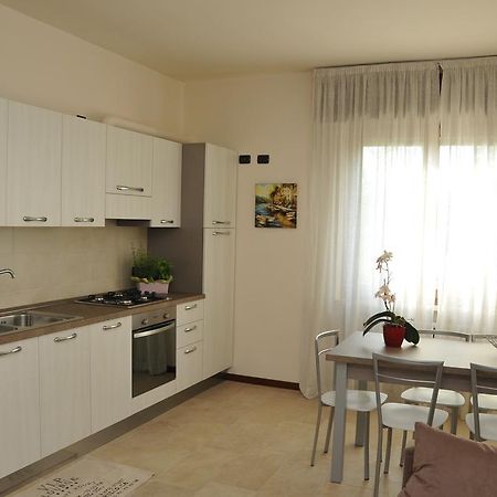 Appartamento Lago Песк'єра-дель-Гарда Номер фото